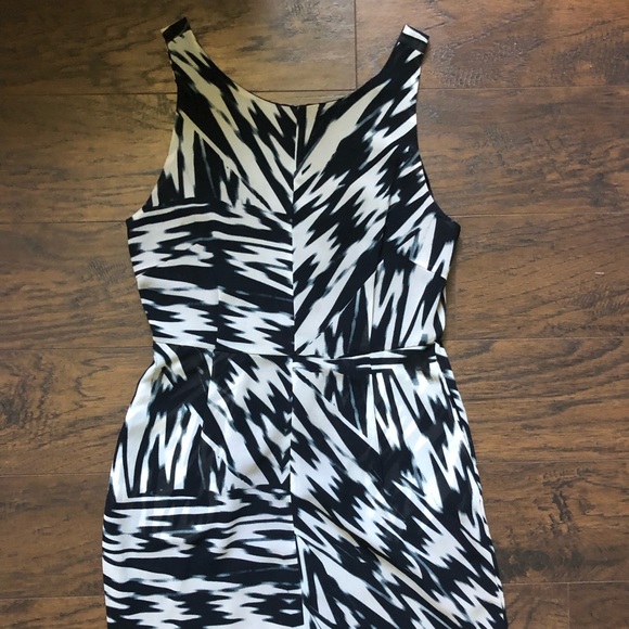 Funky B&W Dress - Picture 2 of 4